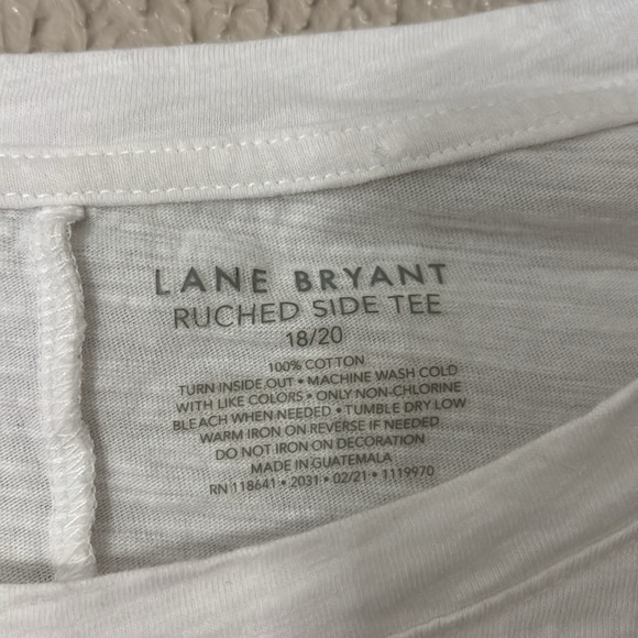 Women’s Plus Lane Bryant Ruched Side Tee 18/20 White Gold Palm Tree Summer - Picture 3 of 6